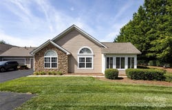 6811 Ledgestone Place, Charlotte, NC 28227