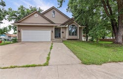 1914 S Grand Avenue, Sedalia, MO 65301