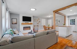 962 Buckeye Drive, Ferguson, MO 63135