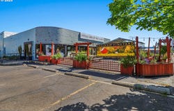 926 E MAIN ST, Cottage Grove, OR 97424