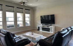 900 Elenora Dr, Leander, TX 78641