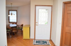 N21w24248 Cumberland Dr, Pewaukee, WI 53072