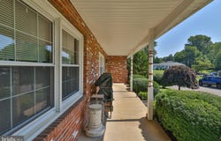 EMMAUS, PA 18049