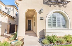 20512 Starling Court, Saugus, CA 91350
