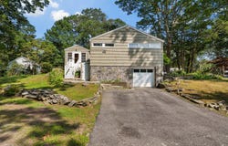 7 Rocky Knoll Road, Cape Elizabeth, ME 04107