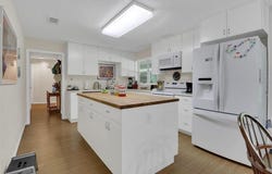 815 N Joe Wilson Road, Cedar Hill, TX 75104