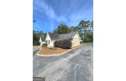 1104 Lakeview Drive, Blackshear, GA 31516
