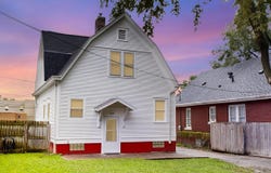 805 W ARMSTRONG Avenue, Peoria, IL 61606