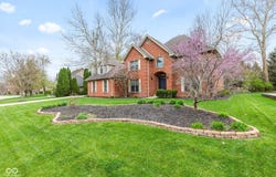 945 Baywood Court, Columbus, IN 47201