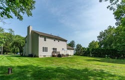 33 Oak Hill Drive, Johnston, RI 02919