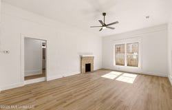 335 E College Avenue, Holly Springs, MS 38635