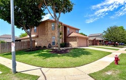 700 Hummingbird Trail, Saginaw, TX 76131