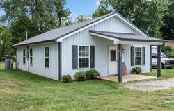 126 Walnut St, Cowan, TN 37318