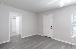 1445 Hillview Ave, New Braunfels, TX 78130