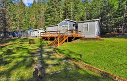181 Circle Dr, Hope, ID 83836
