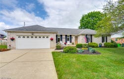 1077 Century Hill Street, Louisville, OH 44641