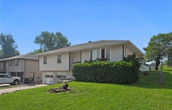 120 Highland Road, Lansing, KS 66043