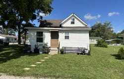 1104 N Oak Street, Buffalo, MO 65622