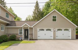 3 Longview Avenue, Sand Lake, NY 12196