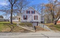 706 NELSON Drive, Jefferson City, MO 65101
