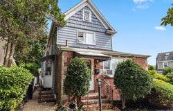 14 Chestnut Street, Lynbrook, NY 11563