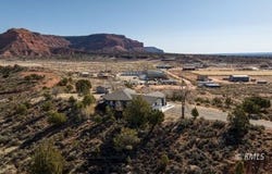 655 S Hillside Dr, Kanab, UT 84741