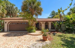 14841 Dade Pine Ave, Miami Lakes, FL 33014