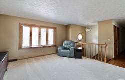 2511 EMERALD Drive, Davenport, IA 52806