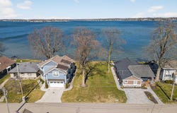 E Highland View Drive, Syracuse, IN 46567