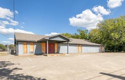 6409 W Poly Webb Road, Arlington, TX 76016