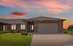 519 Legacy Drive, Waterloo, IL 62298