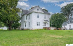 216 Cleveland Ave W, Winnebago, MN 56098