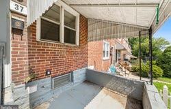 37 CONCORD RD, DARBY, PA 19023