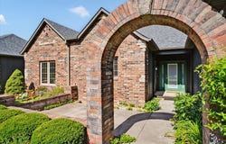 1750 W Bennett Street, Springfield, MO 65807