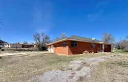 140 S Main Street, Leedey, OK 73654