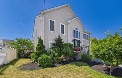 19 Abington Ln., Fall River, MA 02721