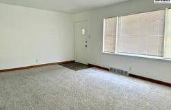 1047 College Ln, Hutchinson, KS 67501