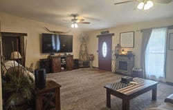 999 E Sunshine Drive, Mountain Grove, MO 65711