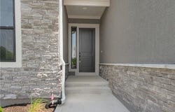 4935 NW Martin Street, Riverside, MO 64150