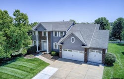 2211 Broadwater Drive, Papillion, NE 68046