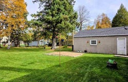 1945 E 26th St, Hibbing, MN 55746
