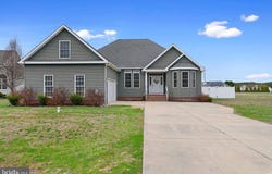 24594 Hollytree Circle, Georgetown, DE 19947