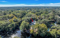 10 Hunt Club Court, Hilton Head Island, SC 29928
