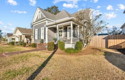 735 N 7th Ave, Laurel, MS 39440