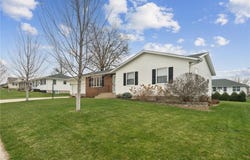 2201 Balsam Dr SW, Cedar Rapids, IA 52404
