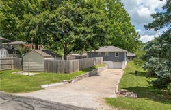 1304 S 39th Street, St Joseph, MO 64507