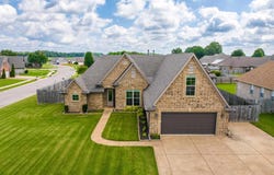 200 HEDGE ROSE Blvd, Somerville, TN 38068