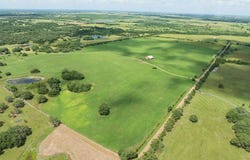 900 Schulze Road, Schulenburg, TX 78956