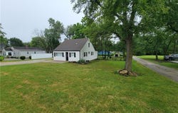 604 NE Douglas Street, Lee's Summit, MO 64063