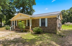 532 Springtime Avenue, Holt, FL 32564